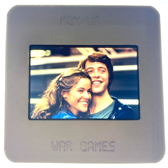 “War Games” 1983 MGM/UA pair of 35mm 2x2 Original studio Photo Film Slides - Picture 1 of 4